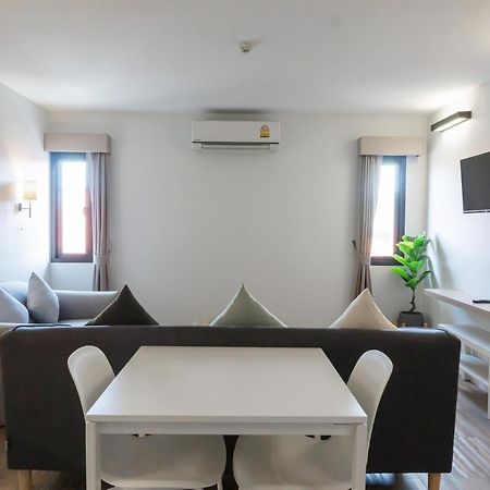 Carnation Residence Samut Prakan Exteriör bild