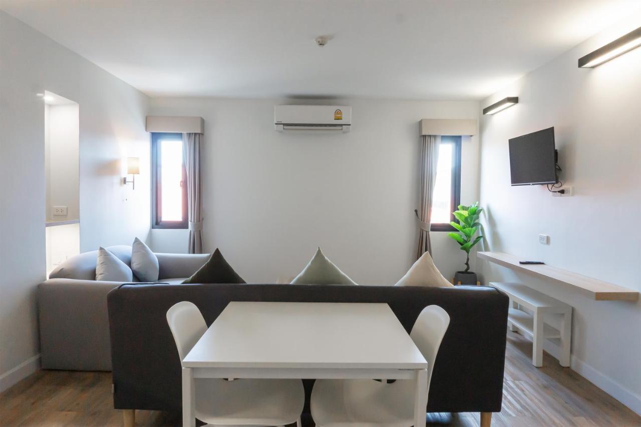 Carnation Residence Samut Prakan Exteriör bild